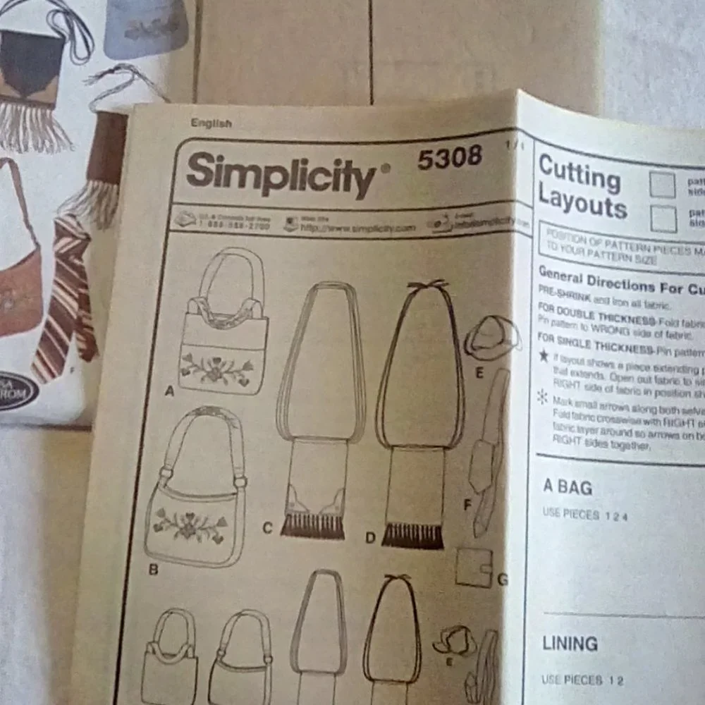 Simplicity Accessories bags, tie, cap